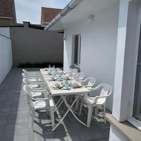 Apartman Raversea Op Enkele Minuten Wandelen Van De Zee. Ostende