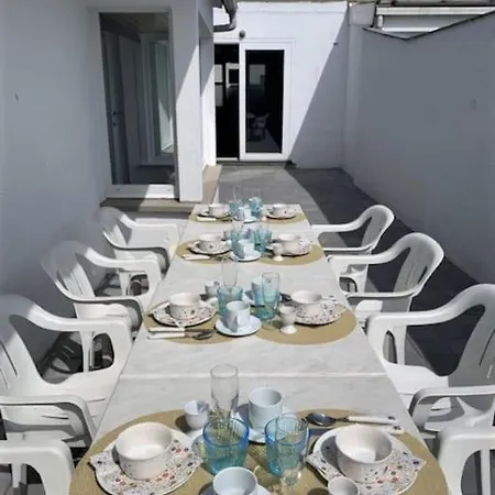 Apartman Raversea Op Enkele Minuten Wandelen Van De Zee.