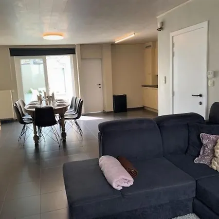 Raversea Op Enkele Minuten Wandelen Van De Zee. Apartman *